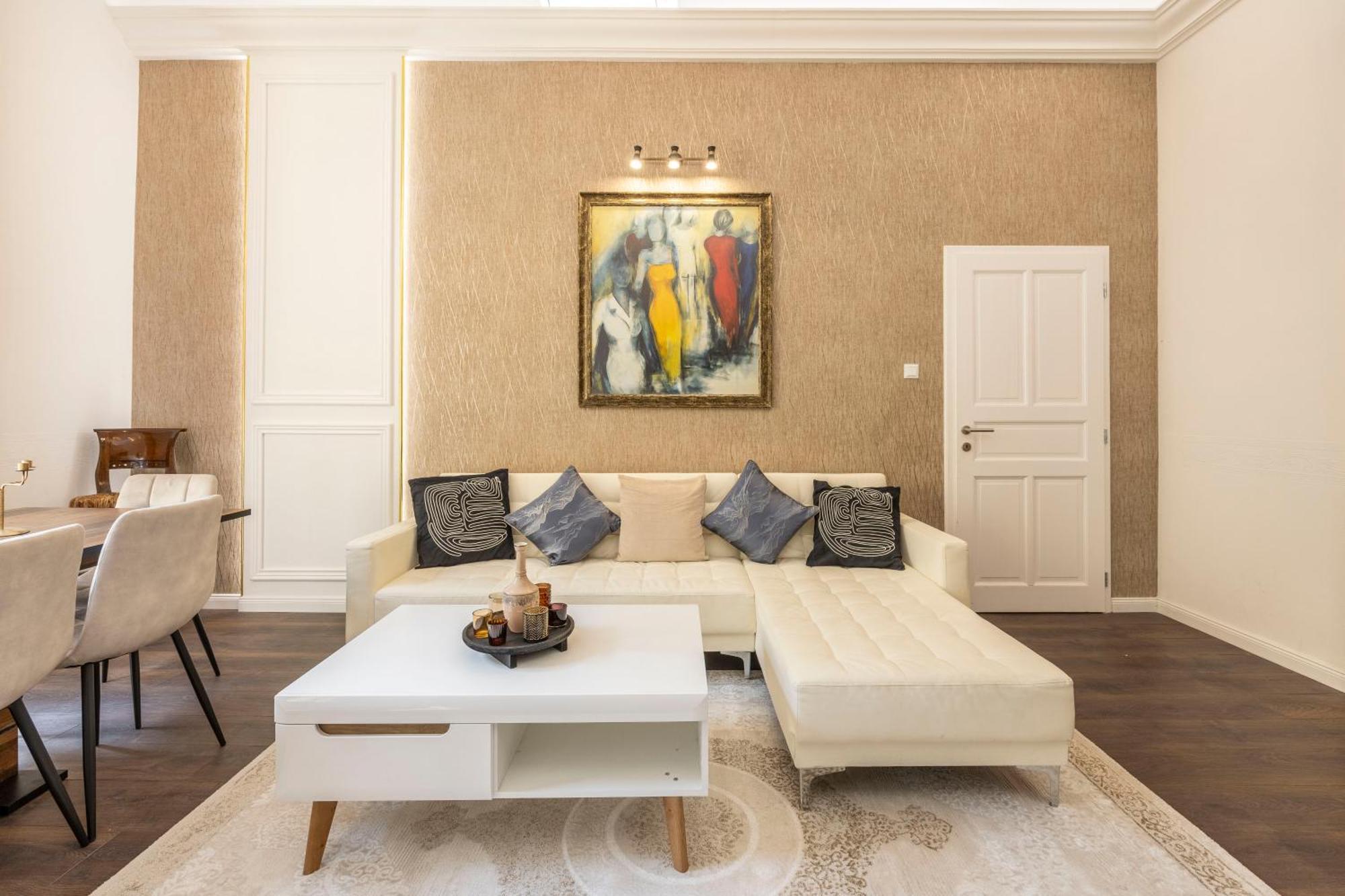 Classy Quentin Dream In The Heart Of * Budapešť